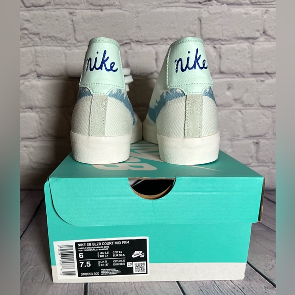 NIB! NIKE SB Blazer Court Mid Premium Barely Green/Boarder Blue. W 7.5 M 6 - Picture 5 of 16